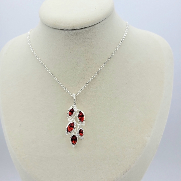 Elegant Silvertone Leaf Pendant with Red Rhinestones / Spring Clasp / New - Picture 2 of 4